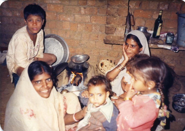 Bhopal 1985 workers of Union Carbide home